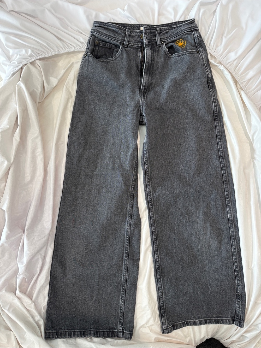Sezane Denim Black/Charcoal Jeans with Yellow Flower Embroidery - Picture 3 of 8